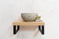 Saniclear Baru fontein met eiken plank en zwart-witte terrazzo waskom voor in het toilet - thumbnail