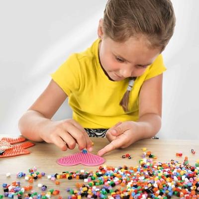 Mix strijkkralen - 9000 trendy doosjes - SES CREATIVE - 9000 kralen in vrolijke kleuren.