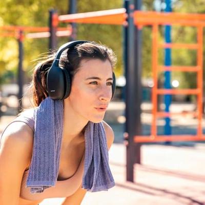 InnovaGoods - Opvouwbare Draadloze Koptelefoon, Bluetooth 5.3, Ruisonderdrukking, Handsfree Microfoon, Oplaadbaar, AUX-In, Ergonomisch Ontwerp, Zwart