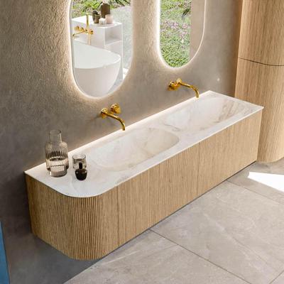 Mondiaz KURVE-DLUX 165 cm Onderkast Greeploos 2 Lades Met Deuren Oak, Wastafel Solid Surface Rechts Frappe 0 Kraangaten Zonder Spiegel (KRVSTS165L2L1D0KD-Oak/Fra)