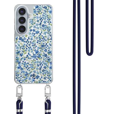 Samsung Galaxy S26 hoesje met donkerblauw koord - Vintage blue floral