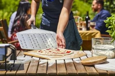 OONI - Pizzascheppen - Pizzaschep geperforeerd 30cm - thumbnail