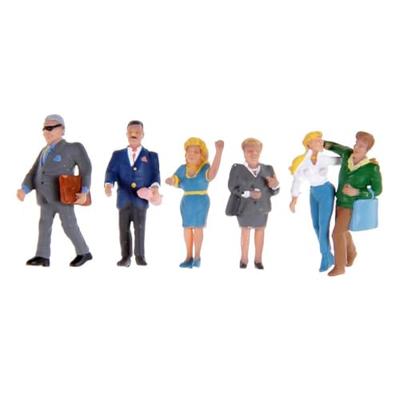 NOCH 15410 H0 Pastoor en misdienaars figuren Geverfd