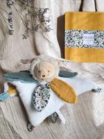 Knuffel bloemblaadje 27cm boh'aim - DOUDOU ET COMPAGNIE geel - thumbnail