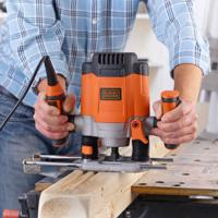 BLACK+DECKER KW1200EKA 1200W bovenfrees | 6 frezen | Parallelgeleider | Spantang | Kantgeleider | In koffer - KW1200EKA-QS - thumbnail