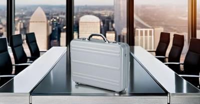 Juscha JU-45188 Pilotenkoffer Alumaxx Mercato 35,5 X 45,5 X 10 Cm Zilver