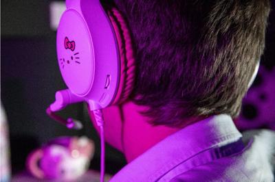 Konix Hello Kitty Kabelgebundenes Gaming-Headset voor PC, PS4, PS5, Switch, Xbox One und Series X|S - Microfon - Kabel 1,5 m - 3,5 mm Klinkenstecker - Weiß und Rosa