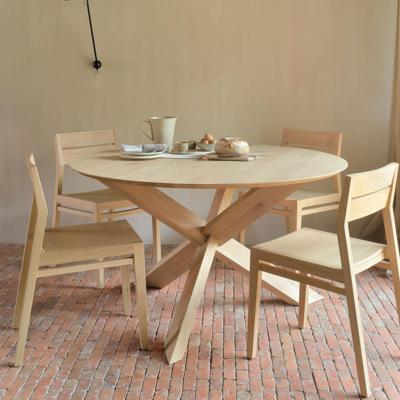 Ethnicraft Ronde Eettafel 'Circle' Gevernist Eikenhout, 136cm