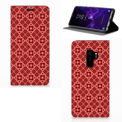 Samsung Galaxy S9 Plus Hoesje met Magneet Batik Rood Samsung Galaxy S9 Plus Hoesje met Magneet Batik Rood