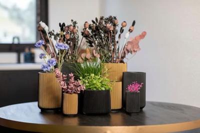 Capi nature groove indoor hoog vaas 11x17 cm zwart goud Capi nature groove indoor hoog vaas 11x17 cm zwart goud