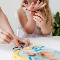 Totum armbanden maken met paardenbedeltjes - thumbnail