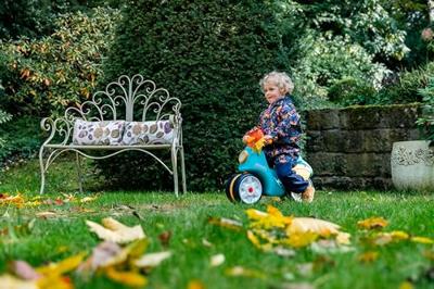 FALK - Strada peuterstep - stille wielen, directioneel stuur met claxon - Blauw en Geel FALK - Strada peuterstep - stille wielen, directioneel stuur met claxon - Blauw en Geel