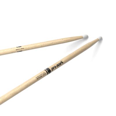 Promark PW747BN Classic Attack 747B Shira Kashi Oak drumstokken Promark PW747BN Classic Attack 747B Shira Kashi Oak drumstokken