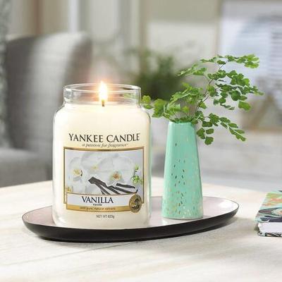 Yankee Candle Geurkaars Large Vanilla - 17 cm / ø 11 cm