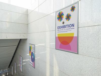 Durable 500823 Klapframe Zilver 1 x DIN A2 1 stuk(s) (b x h x d) 480 x 650 x 12 mm