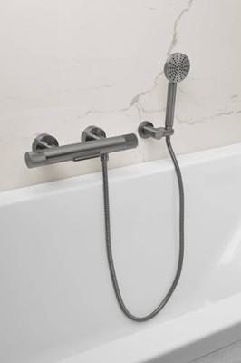 Ben Engraved Cross badkraan met watervaluitloop thermostatisch gunmetal