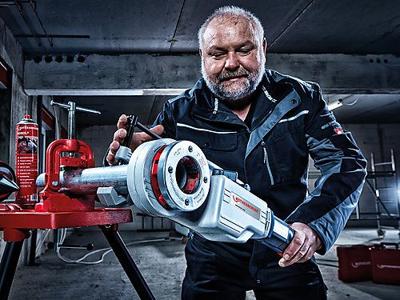 Rothenberger Schroefdraadsnijmachine | 1/2-2 inch | 1010 W | 1 stuk - 71256 71256 Rothenberger Schroefdraadsnijmachine | 1/2-2 inch | 1010 W | 1 stuk - 71256 71256