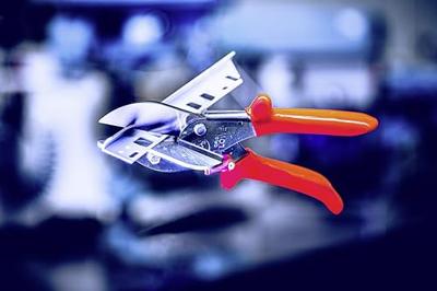 Original Lowe Verstekschaar | lengte 215 mm | klinglengte 50 mm | snijsterkte max. 15 mm | 1 stuk - 3.104 - 3.104 Original Lowe Verstekschaar | lengte 215 mm | klinglengte 50 mm | snijsterkte max. 15 mm | 1 stuk - 3.104 - 3.104