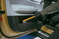 Fiskars X-serie Telescopische Sneeuwborstel en Ijskrabber voor de auto - 1078493 - thumbnail