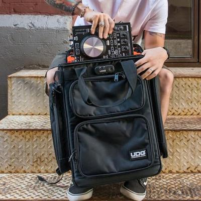 UDG U9022BLOR Ultimate Producer Bag large zwart/ oranje
