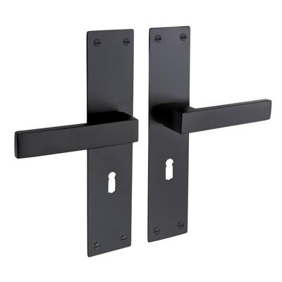 Mooi Deurbeslag Deurklink Nova zwart met schild en sleutelgat 55 mm Mooi Deurbeslag Deurklink Nova zwart met schild en sleutelgat 55 mm