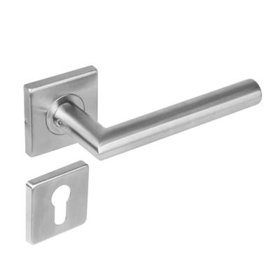 Deurkruk 1242 rechte Hoek 90°op rozet vierkant met profielcilindergat plaatjes RVS