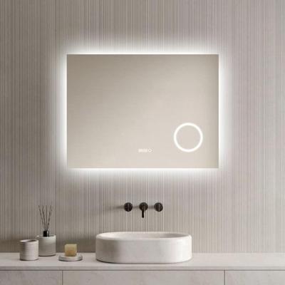 LoXa - Badkamerspiegel Lorina met LED 80x60cm - Randverlichting - Klok - Vergrootglas - Anti-condens - Dimbaar - Geheugenfunctie - Touchbediening
