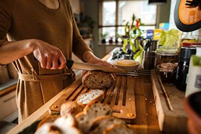 Fiskars Functional Form Set bamboe broodsnijplank en mes - thumbnail