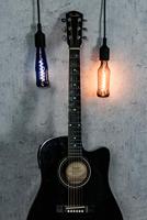 LED lamp in een blauwe bierfles en met een spiraalvormige LED gloeidraad E27 fitting - thumbnail