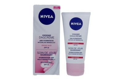 Nivea Essentials Voedende Dagcrème SPF15
