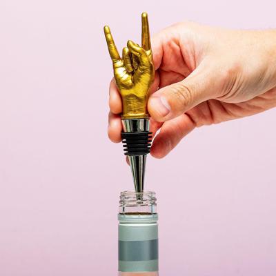 ROCK ON BOTTLE STOPPER - GOLD ROCK ON BOTTLE STOPPER - GOLD