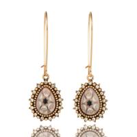 Deja Jewels Etnische Goudkleurige Oorbellen met Bruine en Transparante Stenen Druppelhangers - thumbnail