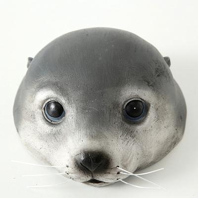 Zeehond zwemmend als vijverdeco