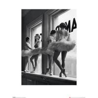 Kunstdruk Time Life - Ballerinas in Window 60x80cm - thumbnail