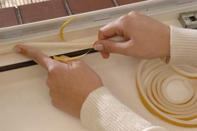 tesa E-Profil 05464-00101-02 Afdichtingstape tesamoll Bruin (l x b) 25 m x 9 mm 25 m