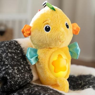 BABY EINSTEIN Babynachtlampje, gele zeepaardjesknuffel, reageert op babyhuil, muzikaal, lichtgevend, witte ruis, speenkoord BABY EINSTEIN Babynachtlampje, gele zeepaardjesknuffel, reageert op babyhuil, muzikaal, lichtgevend, witte ruis, speenkoord