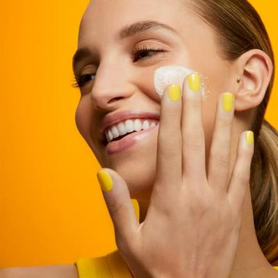 Pupa Milano - Pupa Glow Essence Illuminating Tonic Lotion 150 ml Tonic & Lotion Dames Pupa Milano - Pupa Glow Essence Illuminating Tonic Lotion 150 ml Tonic & Lotion Dames