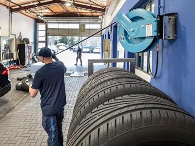 Hazet Pneumatische luchthaspel 20 m 12 bar Muurbevestiging