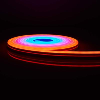 SmartLife Gekleurde LED-strip | Wi-Fi | Meerkleurig | 5000 mm | IP65 | 960 lm | Android / IOS SmartLife Gekleurde LED-strip | Wi-Fi | Meerkleurig | 5000 mm | IP65 | 960 lm | Android / IOS