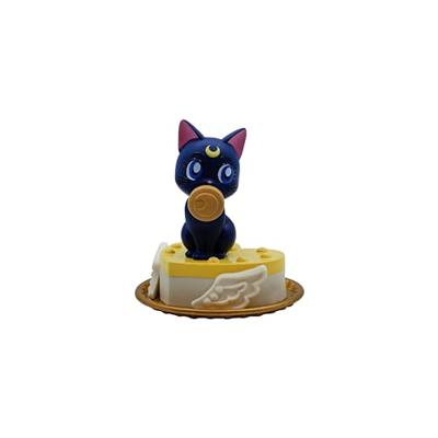Pretty Guardian Sailor Moon Cosmos Figure - Luna