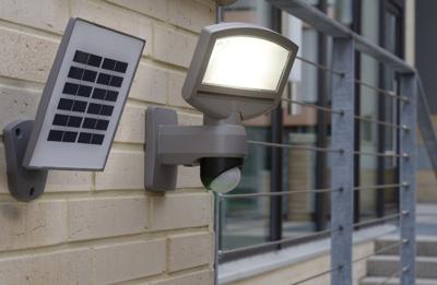 Breedstraler op zonne energie 'Sunshine' PIR sensor met los solar paneel