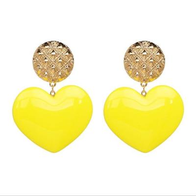 Perzik hart oorbellen retro serie acryl Stud Oorbellen voor vrouwen (geel)