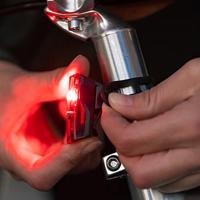 Axa Achterlicht greenline usb 1 led on/off - thumbnail
