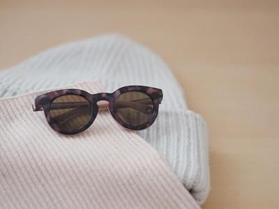 BEABA Happy-zonnebril voor kinderen van 2 tot 4 jaar oud rozen BEABA Happy-zonnebril voor kinderen van 2 tot 4 jaar oud rozen