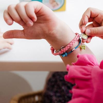 Totum armbanden maken met paardenbedeltjes