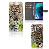 Motorola Moto G51 5G | Telefoonhoesje | Met pasjeshouder | Baby Luipaard - thumbnail