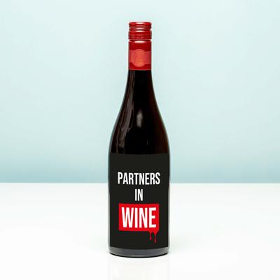 Wijnfles Partners in wine - Rood (Merlot)