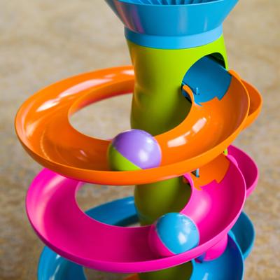 Fat Brain Toys ballentoren met 6 ballen Fat Brain Toys ballentoren met 6 ballen