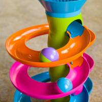 Fat Brain Toys ballentoren met 6 ballen - thumbnail