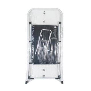 Keukentrap inklapbaar - 2 treden - metaal - max 150kg Keukentrap inklapbaar - 2 treden - metaal - max 150kg